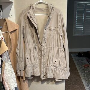 Lululemon lightweight rain jacket